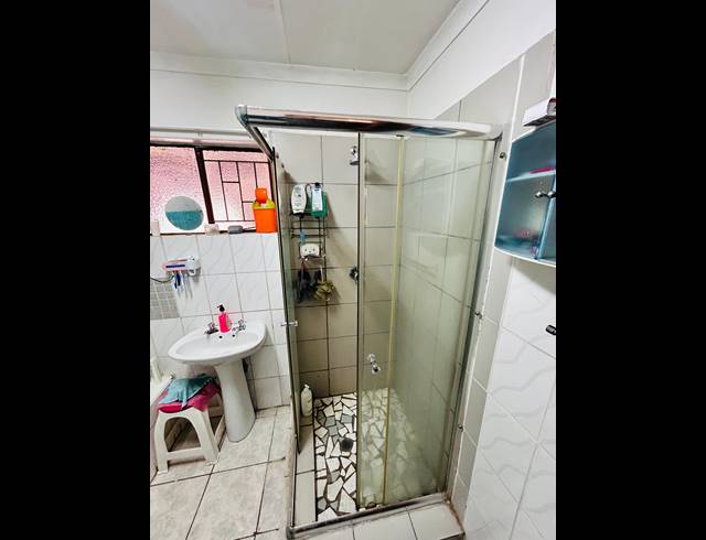 5 BEDROOM FREESTANDING FOR SALE IN PRETORIA WEST